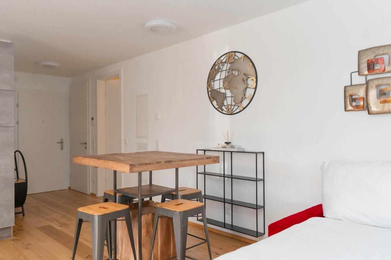 Appartamento Luxurious With Big Balcony Near Center *