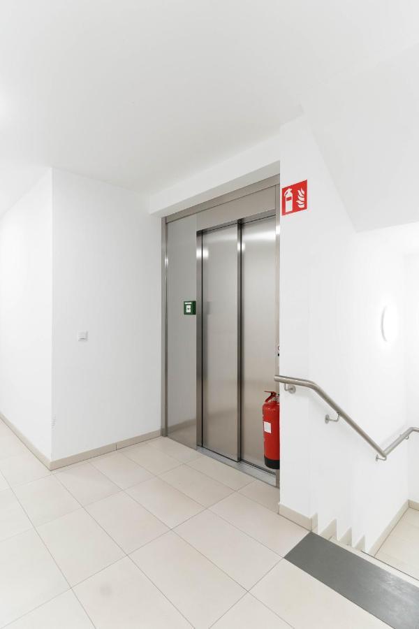 Luxurious With Big Balcony Near Center Appartamento