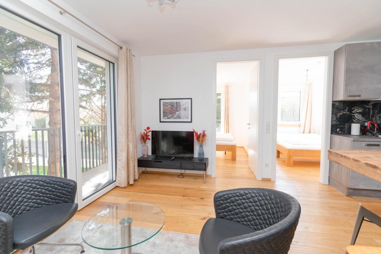 Luxurious With Big Balcony Near Center Appartamento