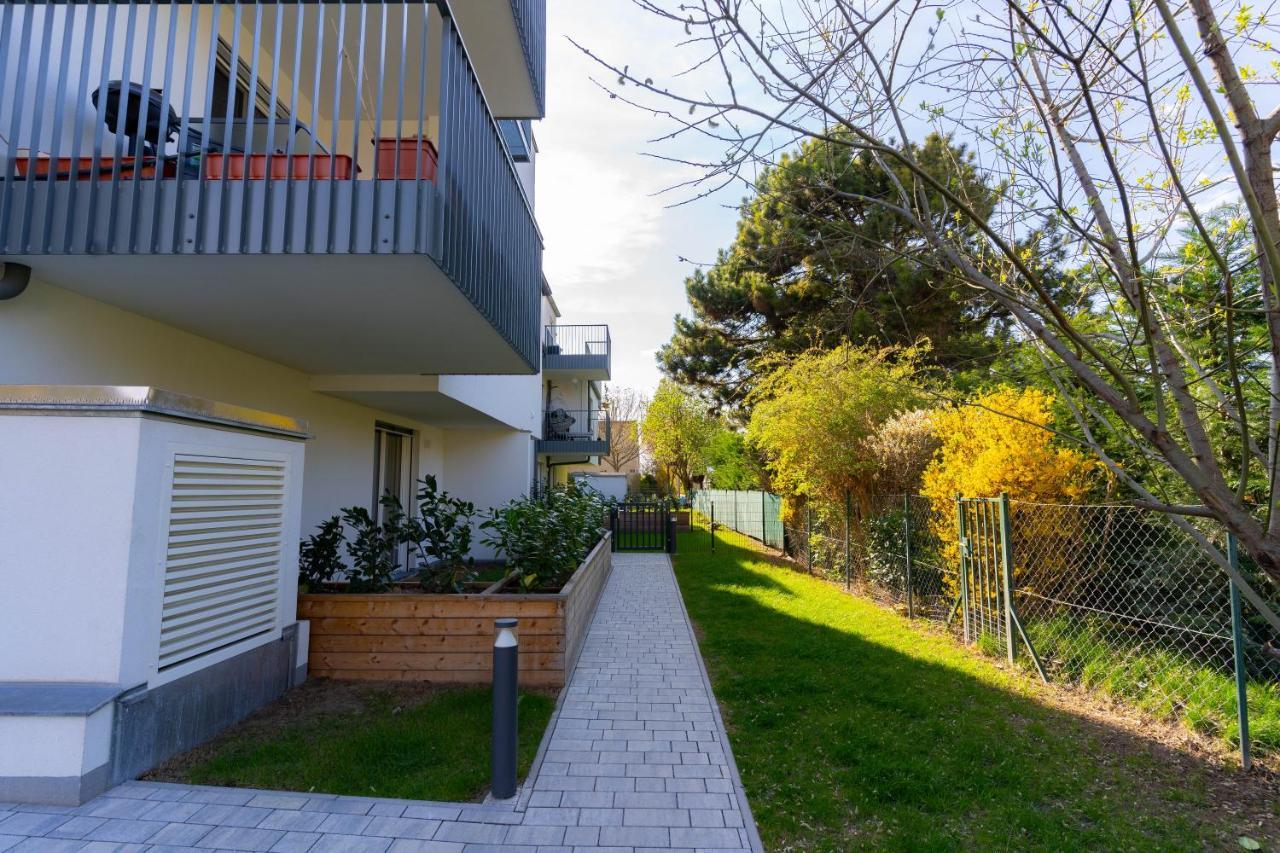 Luxurious With Big Balcony Near Center Vienne